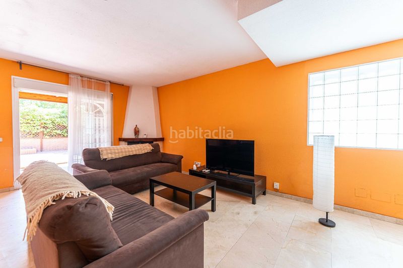 Foto 571cd73a-fdc4-4e63-8219-da0a4472431d. Casa adossada amb calefacció piscina a Loranca Fuenlabrada