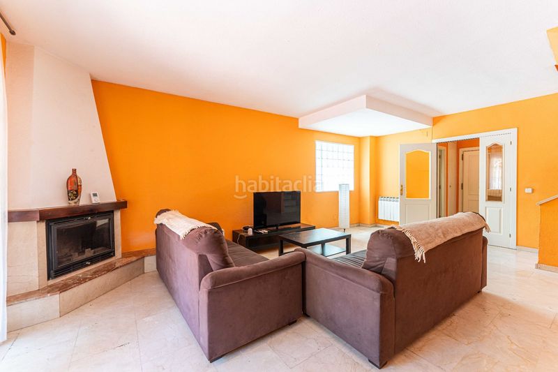 Foto 57879285-1650-4a39-8484-41e055dfd430. Casa adossada amb calefacció piscina a Loranca Fuenlabrada