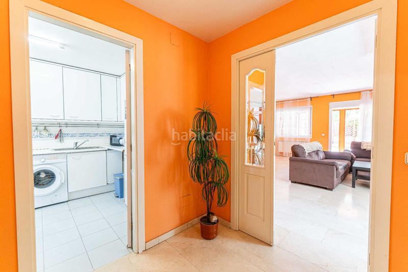 Foto 5beb035e-80bd-465f-bd6f-620bd02ba928. Casa adossada amb calefacció piscina a Loranca Fuenlabrada