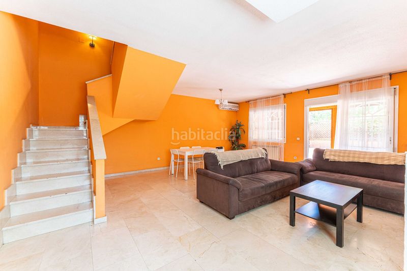 Foto db26384b-2811-4065-9c3a-b4936026d98d. Casa adossada amb calefacció piscina a Loranca Fuenlabrada
