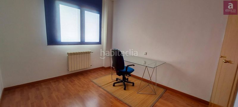 Foto 11bbecf8-2843-4004-9d5d-7495088a9a1b. Rent penthouse with heating parking in Centro Cáceres