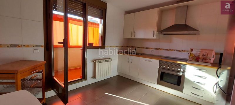 Foto 7241cf90-cba3-4ff2-b6c3-c7d4b6007842. Rent penthouse with heating parking in Centro Cáceres