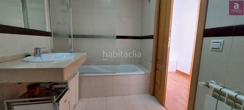 Foto b3728fd8-9797-4782-badd-608289bd7f84. Rent penthouse with heating parking in Centro Cáceres