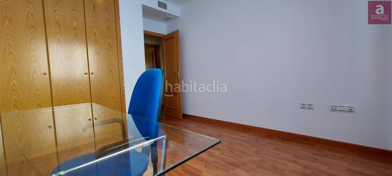 Foto d56be341-0a07-420d-9dc2-81c07656c15f. Rent penthouse with heating parking in Centro Cáceres
