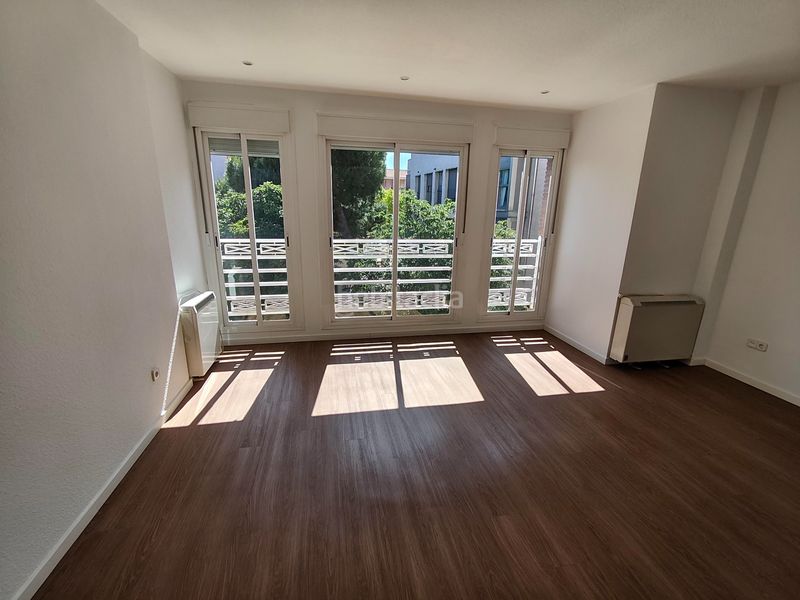 Foto d6474cb2-cb83-41b5-bd5c-870a98bd9690. Rent flat with heating in San Isidro Getafe
