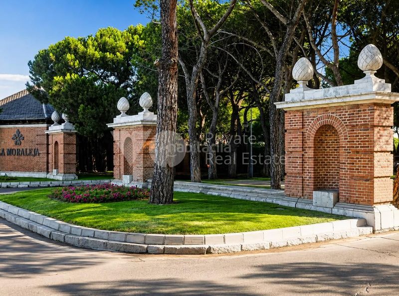 Foto cb2892e6-bc2e-4c09-834f-2433f9371959. Casa amb calefacció piscina a urbanización La Moraleja La Moraleja