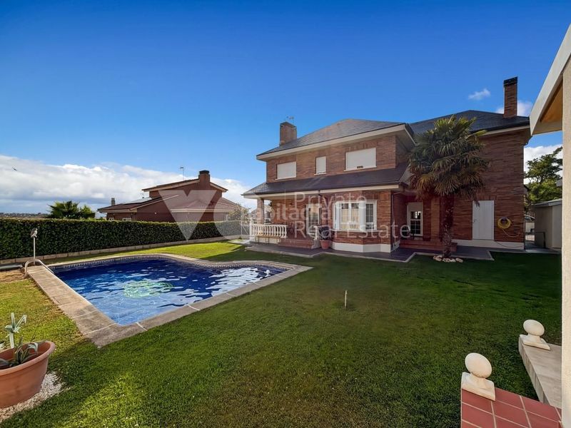 Foto b8eeb257-3266-4fd7-9209-22de5a189033. Casa amb calefacció piscina a Casar (El)