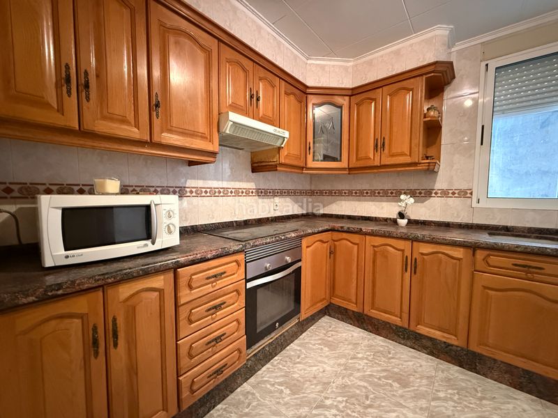 Foto 9f78e765-7b75-43ac-85da-da07721a1172. Casa adossada amb xemeneia a Aielo de Malferit