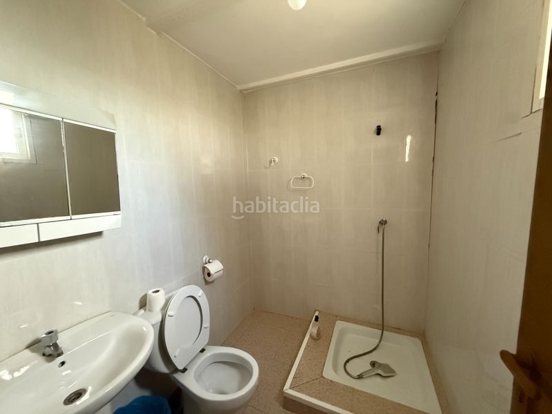 Foto bed8220d-38db-48fc-834b-3c218161595f. Masia amb xemeneia aparcament piscina a Albaida