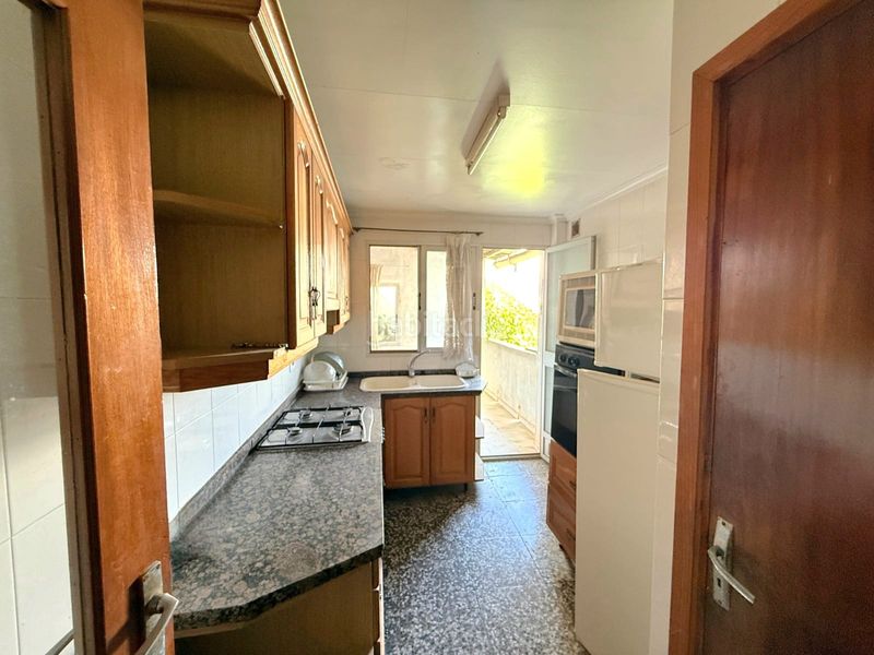 Foto 195f4caa-89b7-4c4d-9422-df4cc0e035e5. Casa adossada amb xemeneia aparcament a Pobla del Duc (la)