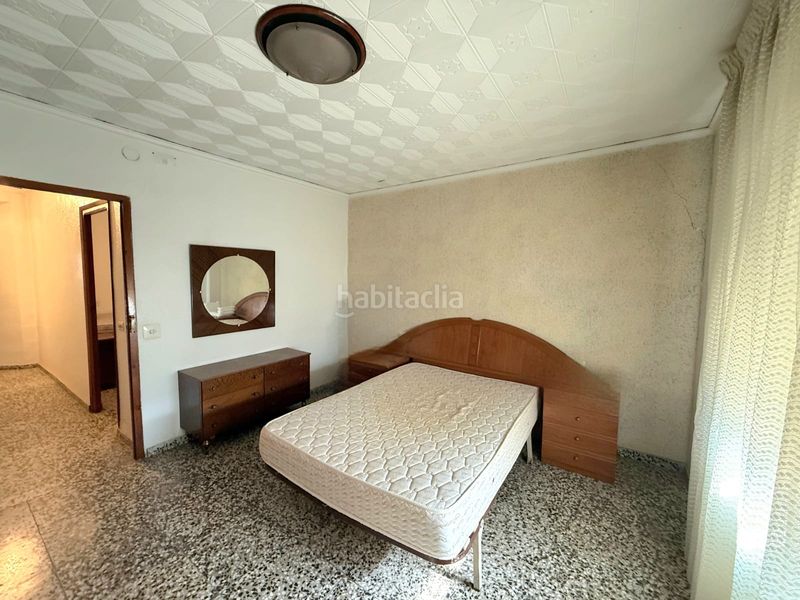 Foto 51223e95-4d4b-49c0-8cf9-8d0e994561a2. Casa adossada amb xemeneia aparcament a Pobla del Duc (la)