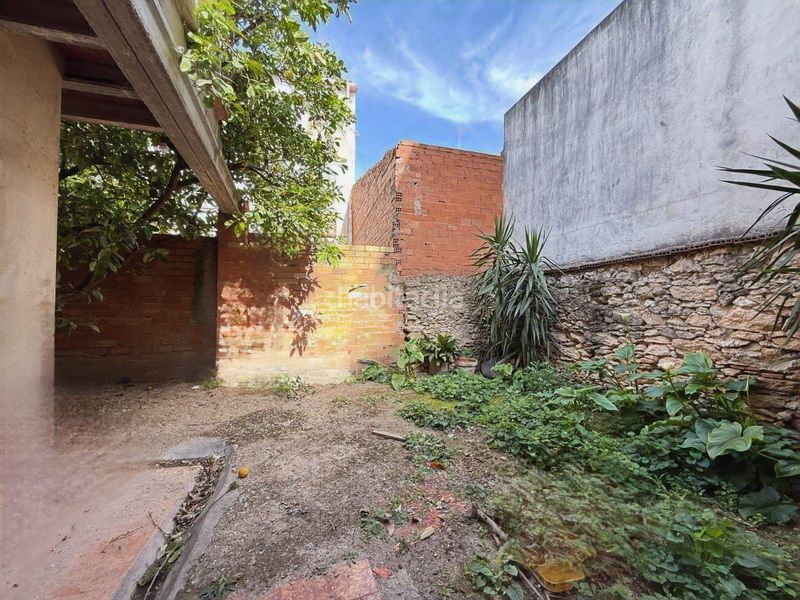 Foto a85a017e-46a8-4fc2-b4c5-ca6d2069df1b. Casa adossada amb xemeneia aparcament a Pobla del Duc (la)