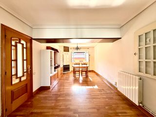 Pis  Lekaenea kalea. **en venta - vivienda luminosa en 5� planta con balc�n y fachada