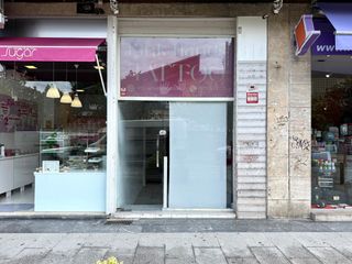 Miete Geschäftsraum  Luis mariano kalea. Alquiler de local comercial con gran visibilidad, soleado, a pie