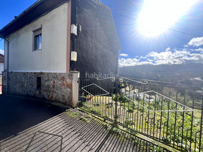 Foto 343a8080-0db9-4e42-8da8-c516ae71bf75. Casa amb calefacció aparcament a Lada Langreo