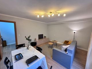 Etagenwohnung in El Bibio - Parque. Piso reformado  junto a la plaza de toros y a 400 metros de la p