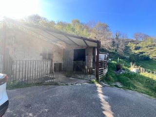 Fondo rustico in Lada