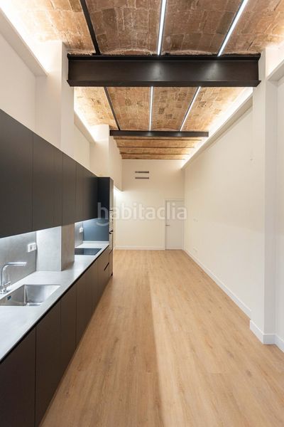 Foto 3632e685-315f-4c81-9d9e-c400dd2d55a4. Planta baixa a Sants-Badal Barcelona
