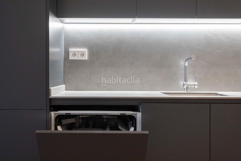 Foto 4d91c8d7-3099-447a-90eb-ec00c25b105e. Planta baixa a Sants-Badal Barcelona