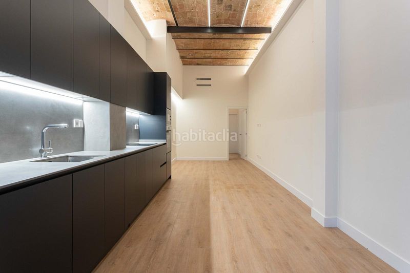 Foto cd14aafe-d302-4214-b6e3-97cee400fcee. Planta baixa a Sants-Badal Barcelona