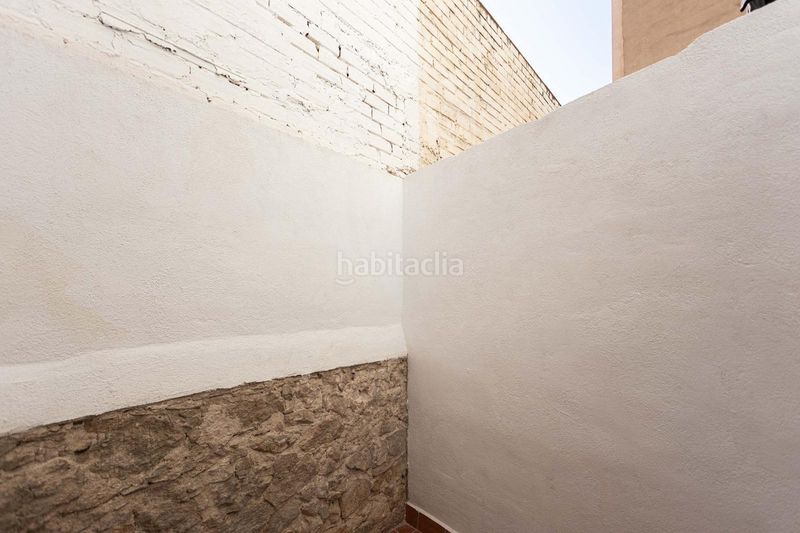 Foto fa6811fe-0bfe-43ac-8358-71e05e795131. Planta baixa a Sants-Badal Barcelona
