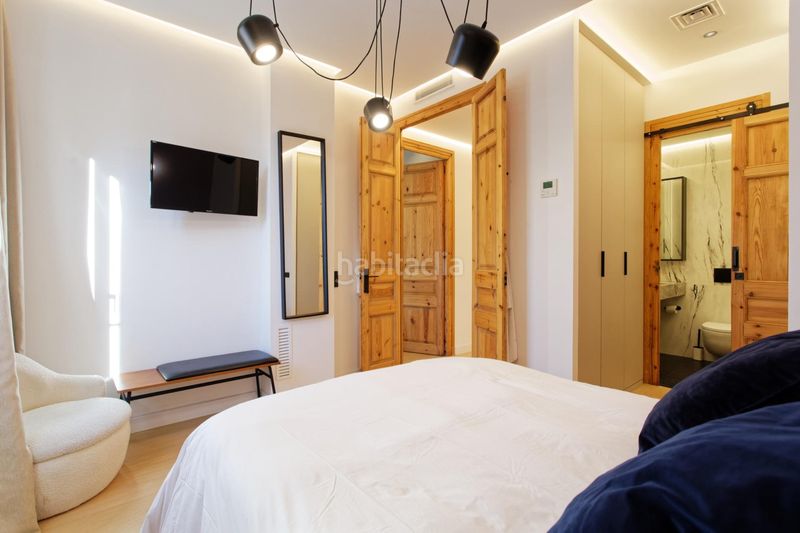 Foto f1fa5fff-b8c7-4887-b954-3432129659ba. Pis amb calefacció a Sant Antoni Barcelona