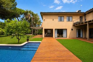 Chalet  Cunit. Villa exclusiva en gavà mar  privacidad, naturaleza y mediterrán