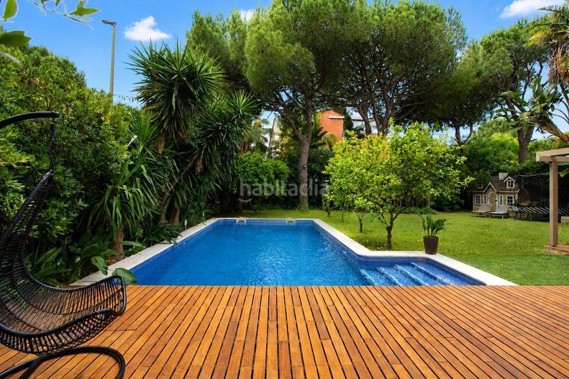 Foto 057349b0-a491-4951-a888-304d09a59b33. Xalet amb calefacció aparcament piscina a Gava Mar Gavà