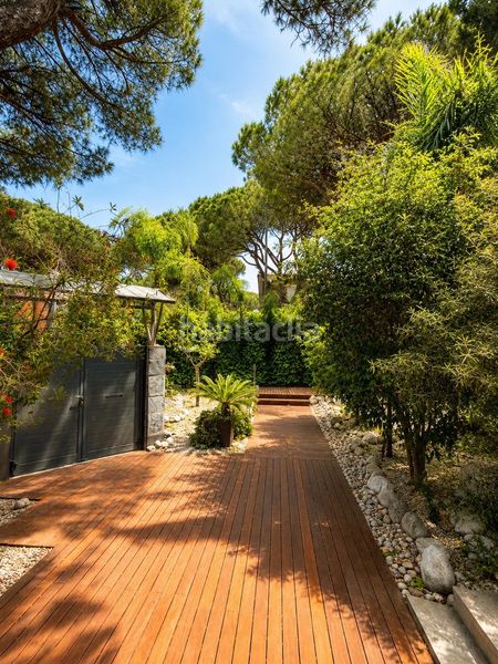 Foto 513eb010-d589-4218-8ef0-96f31fac8f25. Xalet amb calefacció aparcament piscina a Gava Mar Gavà