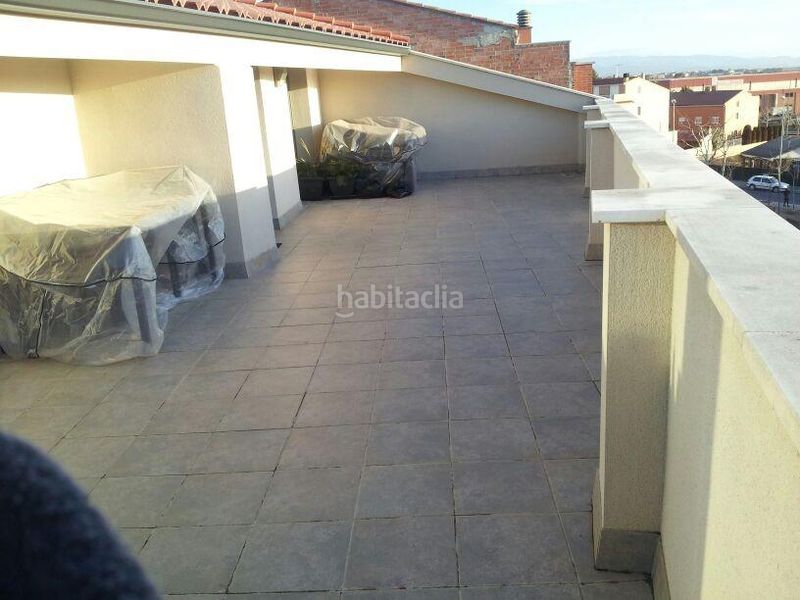 Foto 11d836a5-e8d9-4b59-b8c9-0f7513f98b23. Àtic amb calefacció aparcament a Rosselló