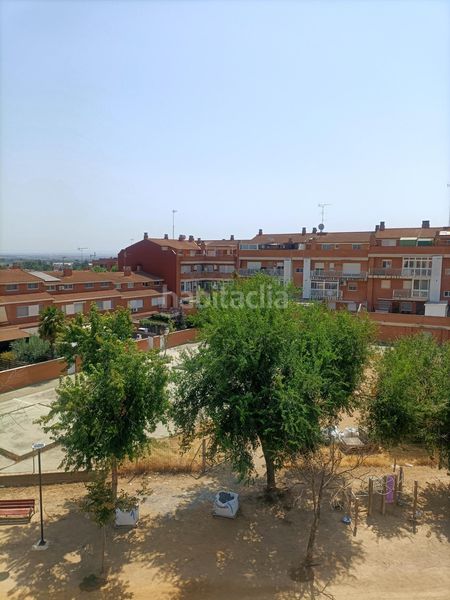 Foto 4333503f-6d25-45b9-a7e3-73b9b2917909. Àtic amb calefacció aparcament a Rosselló