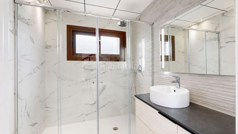 Foto d8737b32-1f88-49b6-8ed0-09bf91fcc2f3. Chalet avec piscine dans balcón de Finestrat-terra marina Finestrat