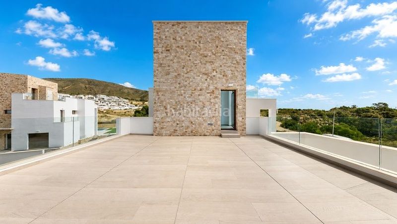 Foto e6d2c4ad-5264-4071-a481-520e806b0de0. Chalet avec piscine dans balcón de Finestrat-terra marina Finestrat