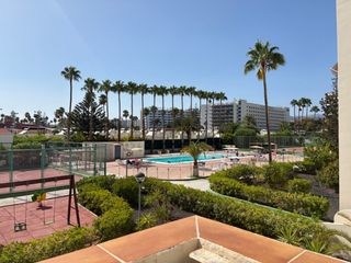 Etagenwohnung  Avenida de tirajana. �oportunidad en playa del ingl�s! espacioso piso de 3 dormitorio
