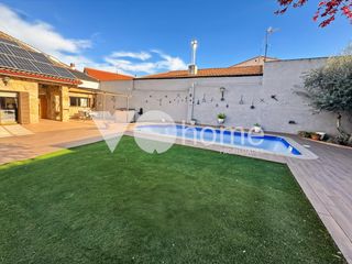 Casa  De la cava. Casa en venta en loeches, madrid