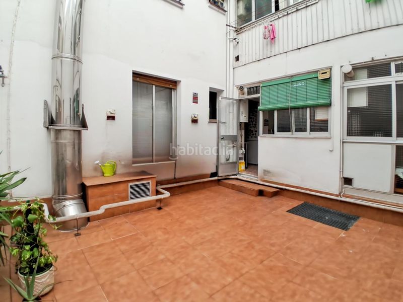 Foto b544d195-f7be-495e-9632-03cd3f4aec09. Planta baixa amb calefacció a Vinateros Madrid
