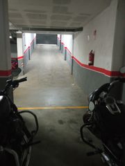 Miete Autoparkplatz in Carrer benviure 42. Sin apenas maniobra