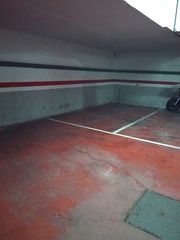 Lloguer Aparcament cotxe a Carrer de jordi rubió i balaguer 20. Para coche pequeño