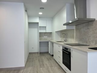 Rent Flat  Avinguda onze de setembre. A estrenar