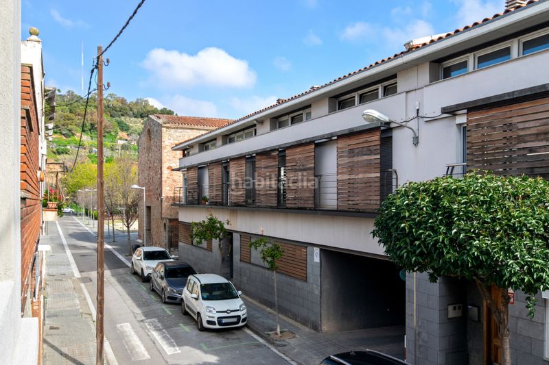 Foto 348d74db-1652-40b9-96f7-19df600f693f. Casa adossada amb calefacció a Manresà Badalona