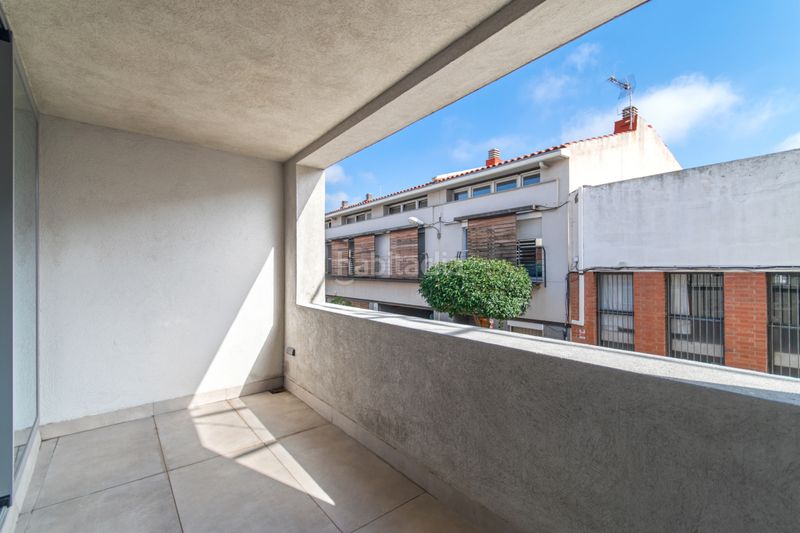 Foto d9a31c0f-bf1a-47e4-b326-106574d7ce38. Casa adossada amb calefacció a Manresà Badalona
