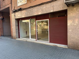 Lloguer Local Comercial a Passeig de torras i bages 18. Amplio y diáfano