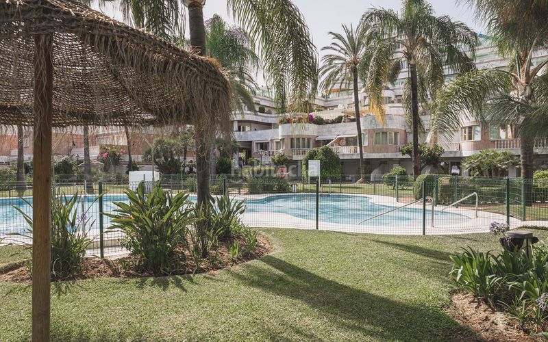 Foto 210278cd-5292-4573-893b-6213451e84d8. Apartament amb piscina a Puerto Banús Marbella