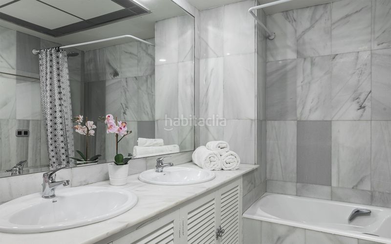 Foto 7100c118-a53a-41e9-a818-00b7a6dae033. Apartament amb piscina a Puerto Banús Marbella