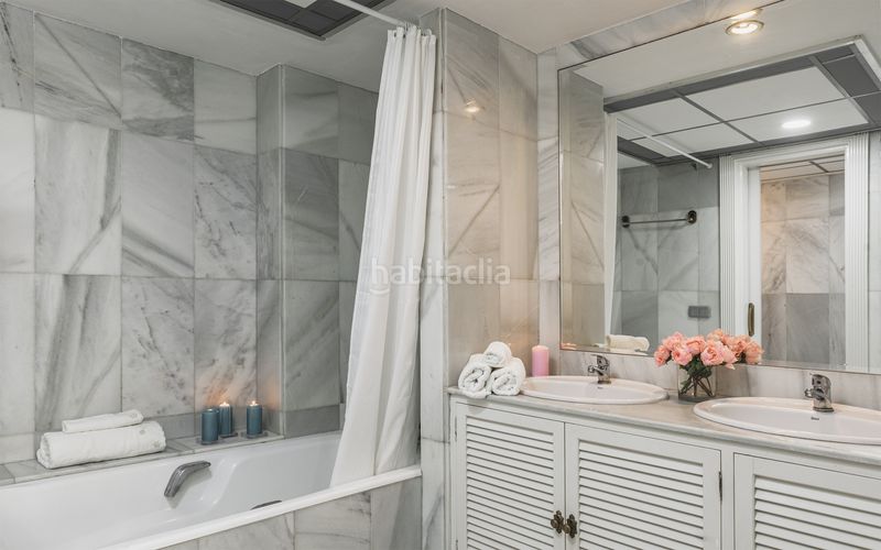 Foto b1945e3c-baed-411d-a335-cbc674b6d462. Apartament amb piscina a Puerto Banús Marbella