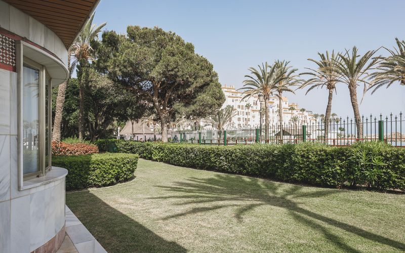 Foto c2bd0ab7-8178-43d2-b1b6-af2db778ca10. Apartament amb piscina a Puerto Banús Marbella