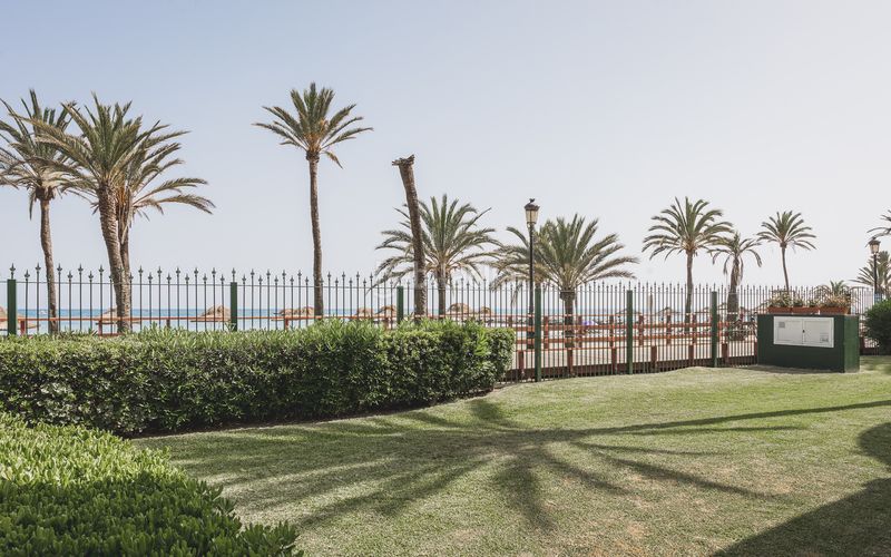 Foto d5fb98cd-9395-484c-9009-bf04cc7a461d. Apartament amb piscina a Puerto Banús Marbella