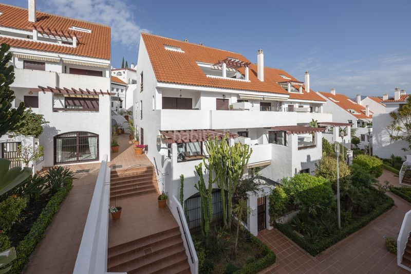 Foto 1f8755c1-1dfe-42f5-9cde-aeefdd82d4eb. Apartament amb aparcament piscina a Nueva Andalucía centro Marbella