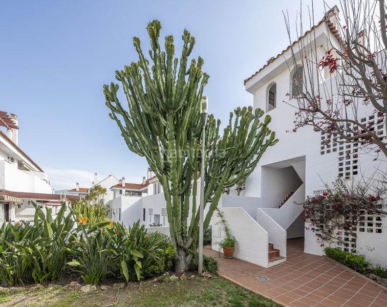Foto 3269df9a-223f-4d98-8641-76812494f7c8. Apartament amb aparcament piscina a Nueva Andalucía centro Marbella