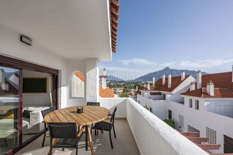 Foto 3839932f-9a7c-4e62-9a42-ab27fe6dc710. Apartament amb aparcament piscina a Nueva Andalucía centro Marbella
